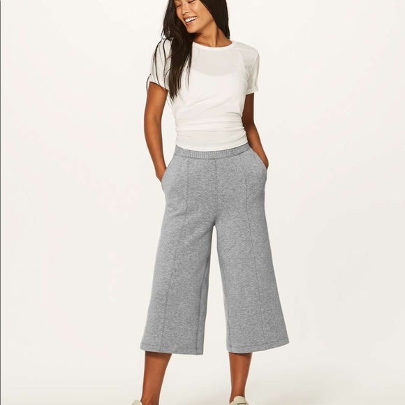 Lululemon New Form Crop (17") - Picture 2 of 7